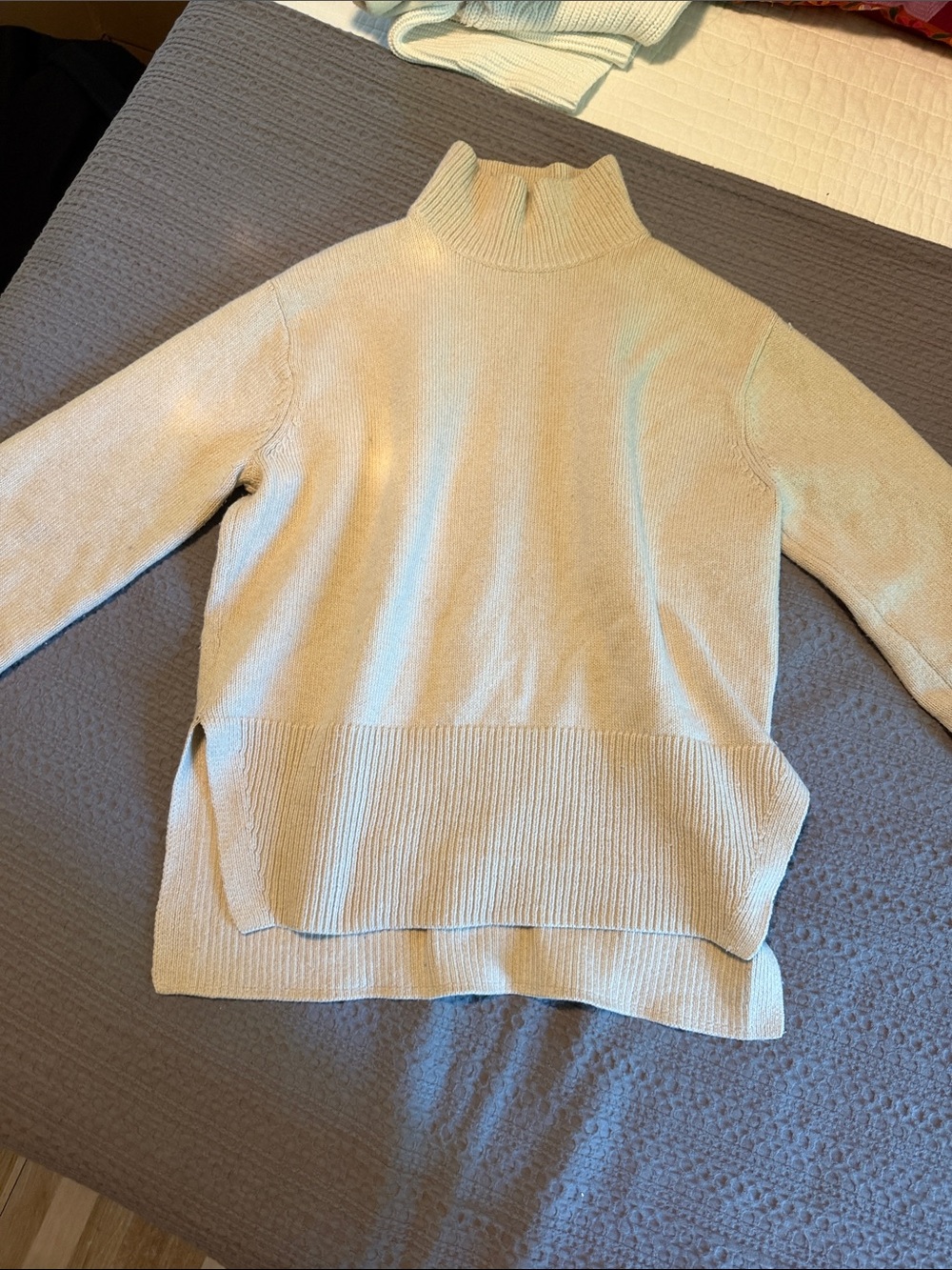 Turtleneck Rib-Hem Sweater in Cream
